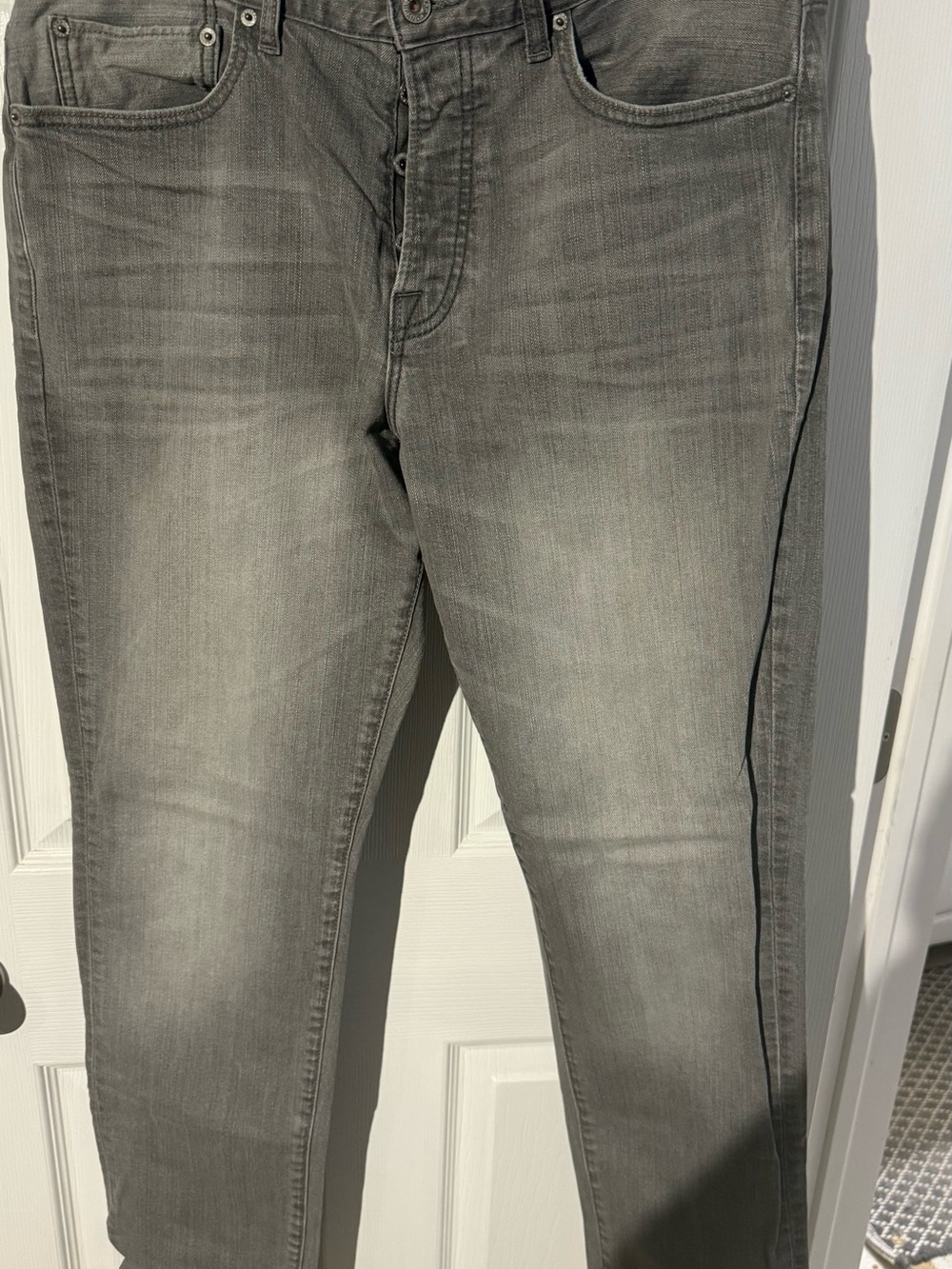 Lucky Brand Men's 121 Heritage Slim Button Fly Gray Jeans